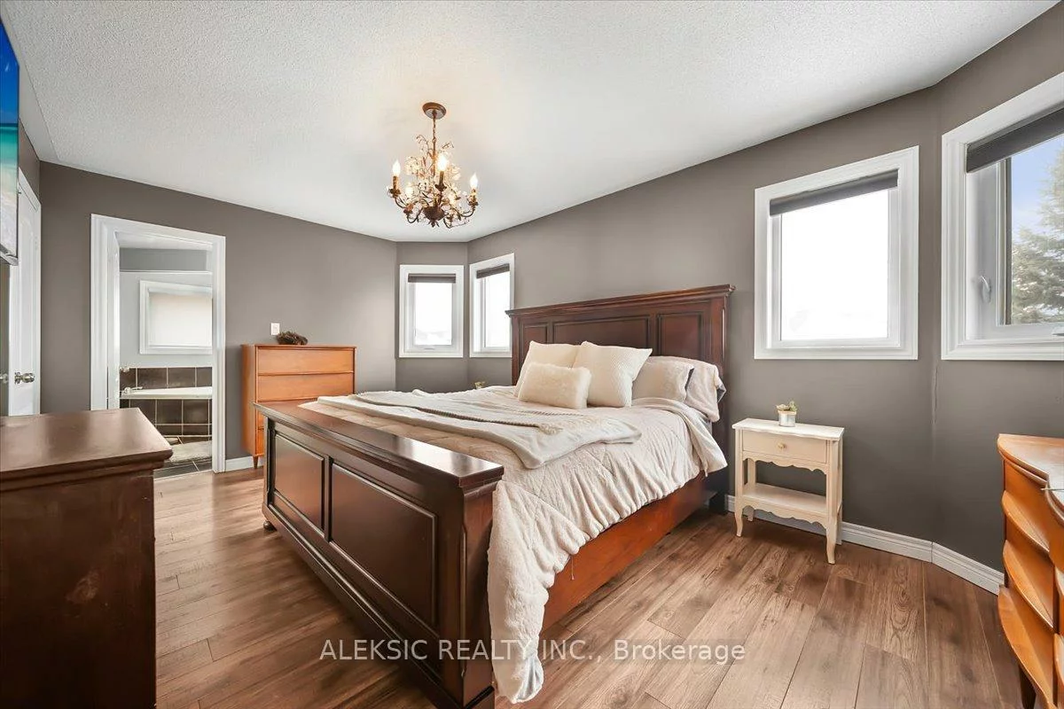 33, Hillpath, Snelgrove, Brampton