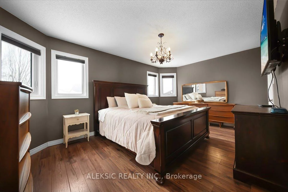 33, Hillpath, Snelgrove, Brampton