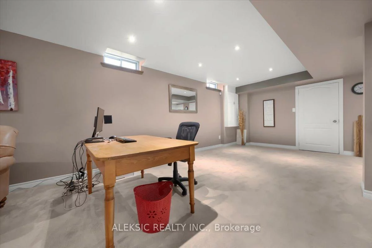 33, Hillpath, Snelgrove, Brampton