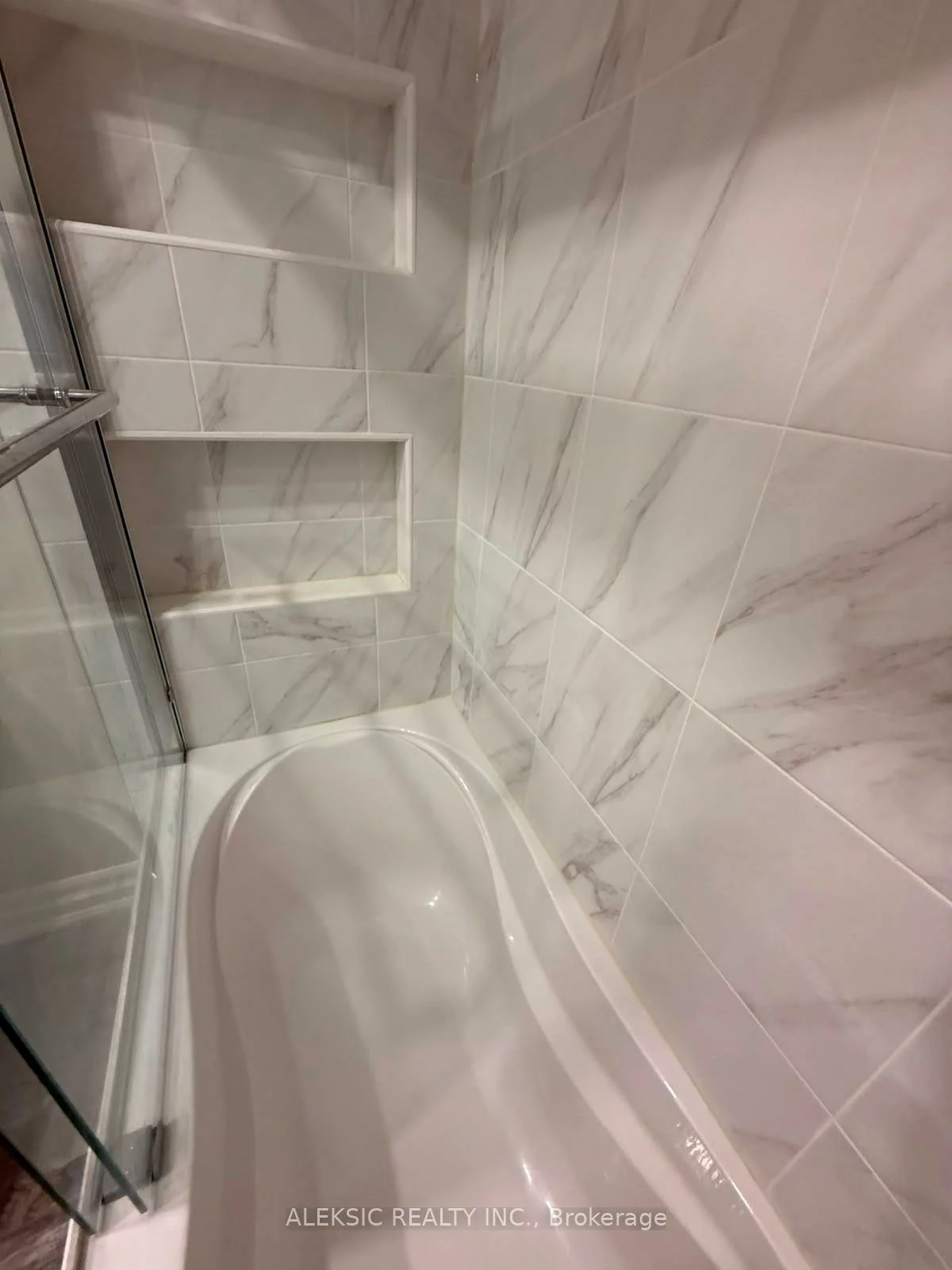 33, Hillpath, Snelgrove, Brampton