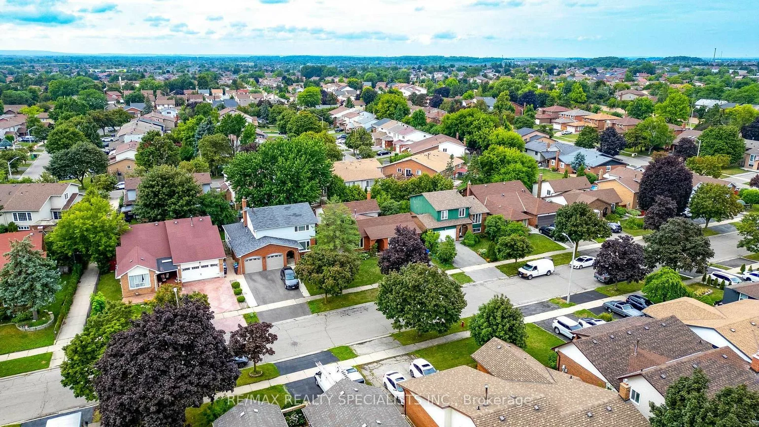 29, Blackthorn, Brampton North, Brampton