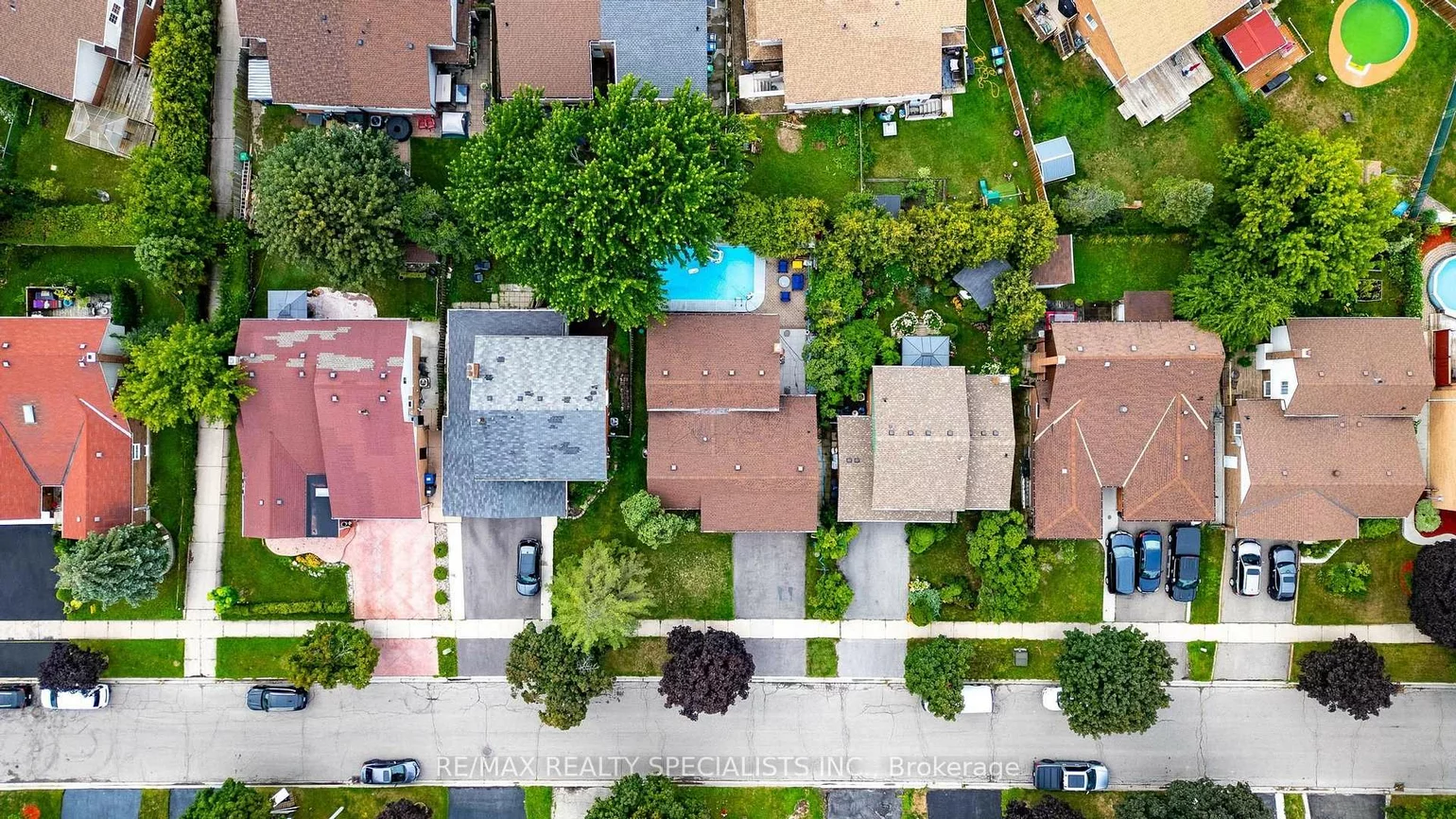 29, Blackthorn, Brampton North, Brampton