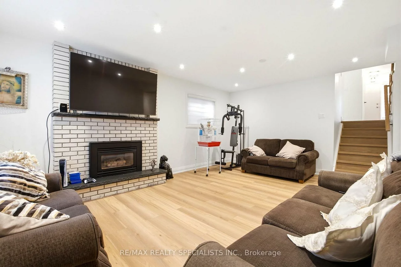 29, Blackthorn, Brampton North, Brampton