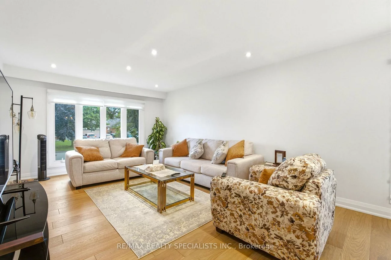 29, Blackthorn, Brampton North, Brampton
