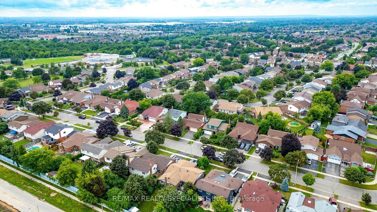 29, Blackthorn, Brampton North, Brampton
