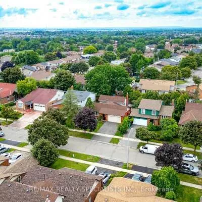 29, Blackthorn, Brampton North, Brampton
