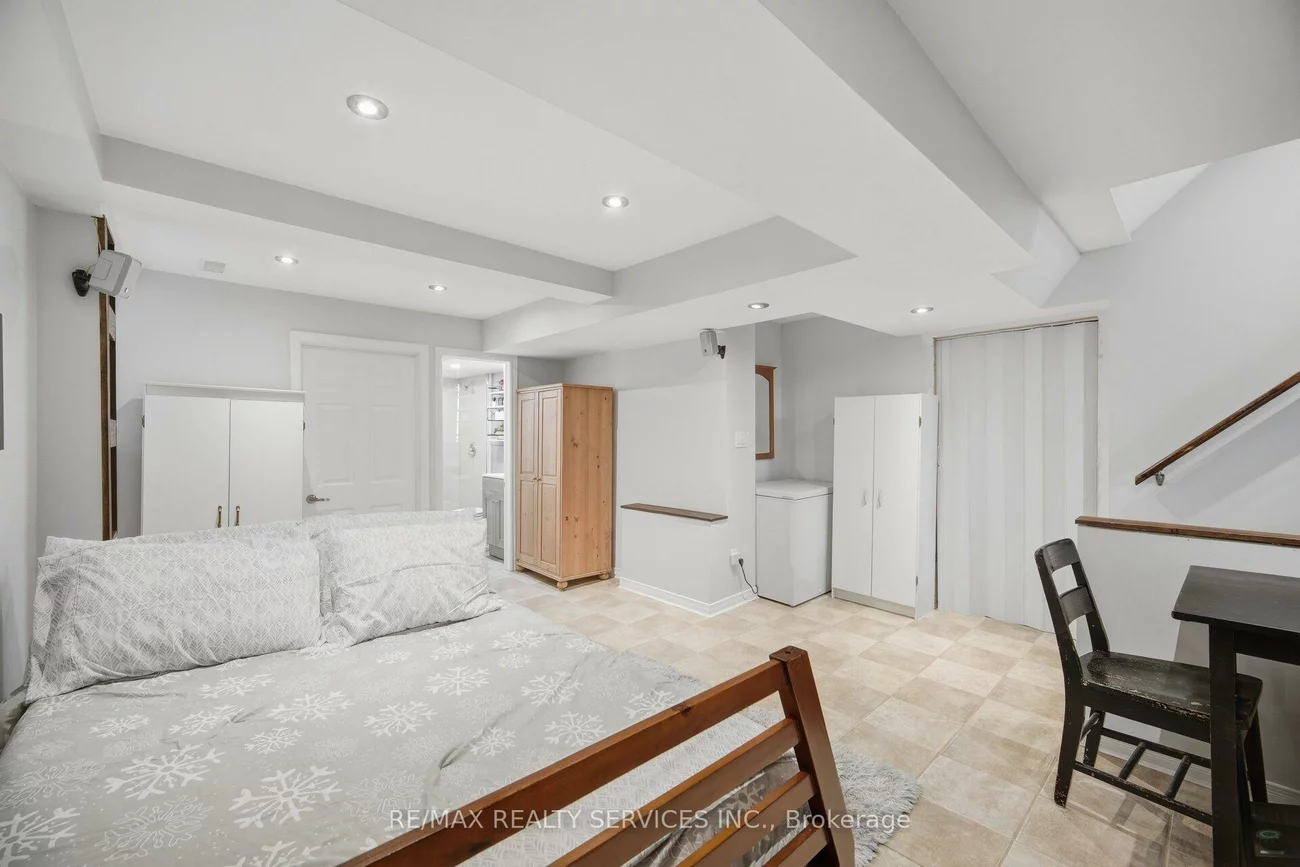 152, Weybridge, Madoc, Brampton