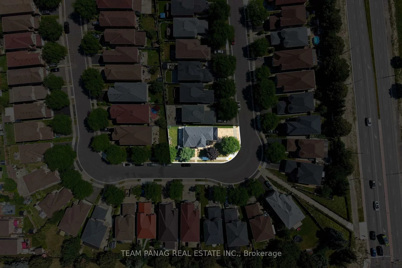 51, Pebblestone, Brampton West, Brampton