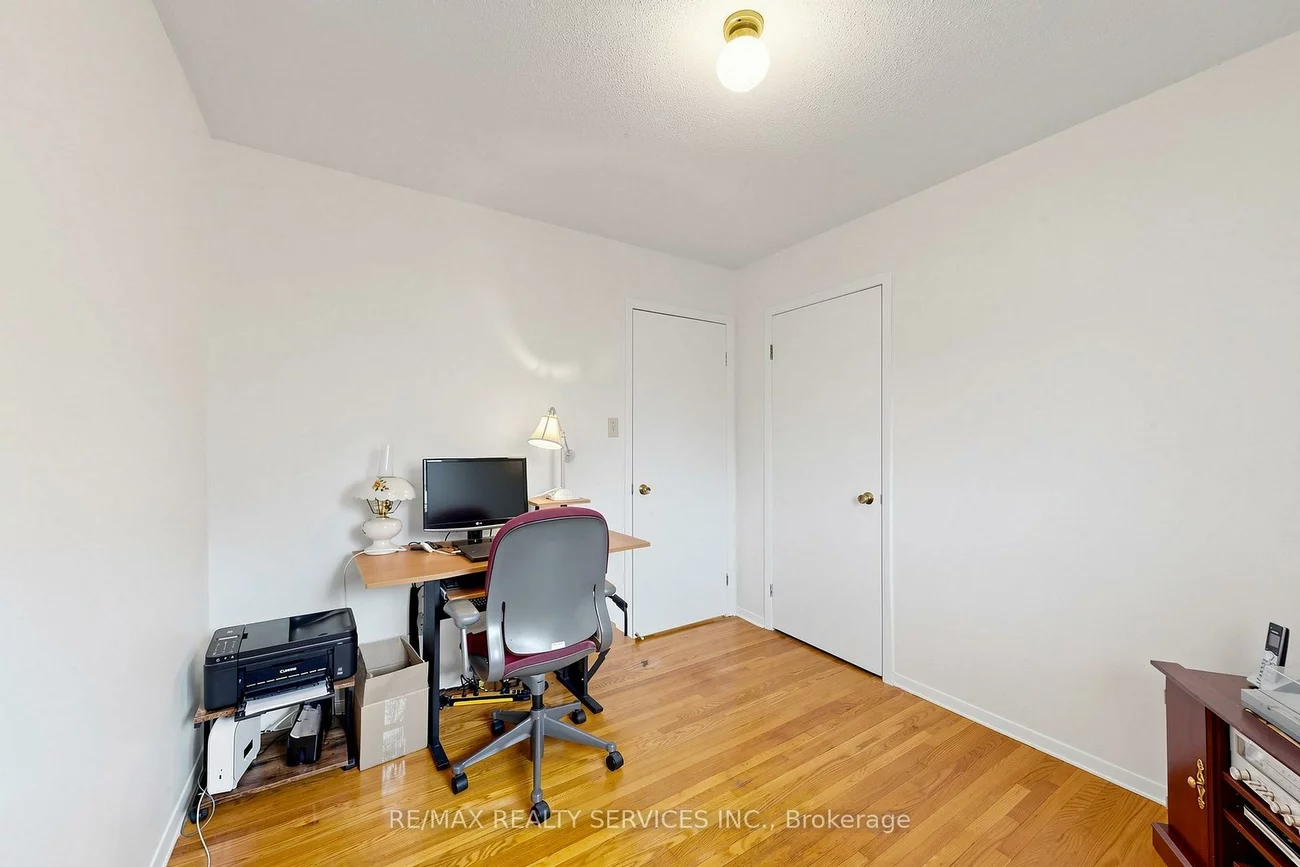 25, Malcolm, Central Park, Brampton