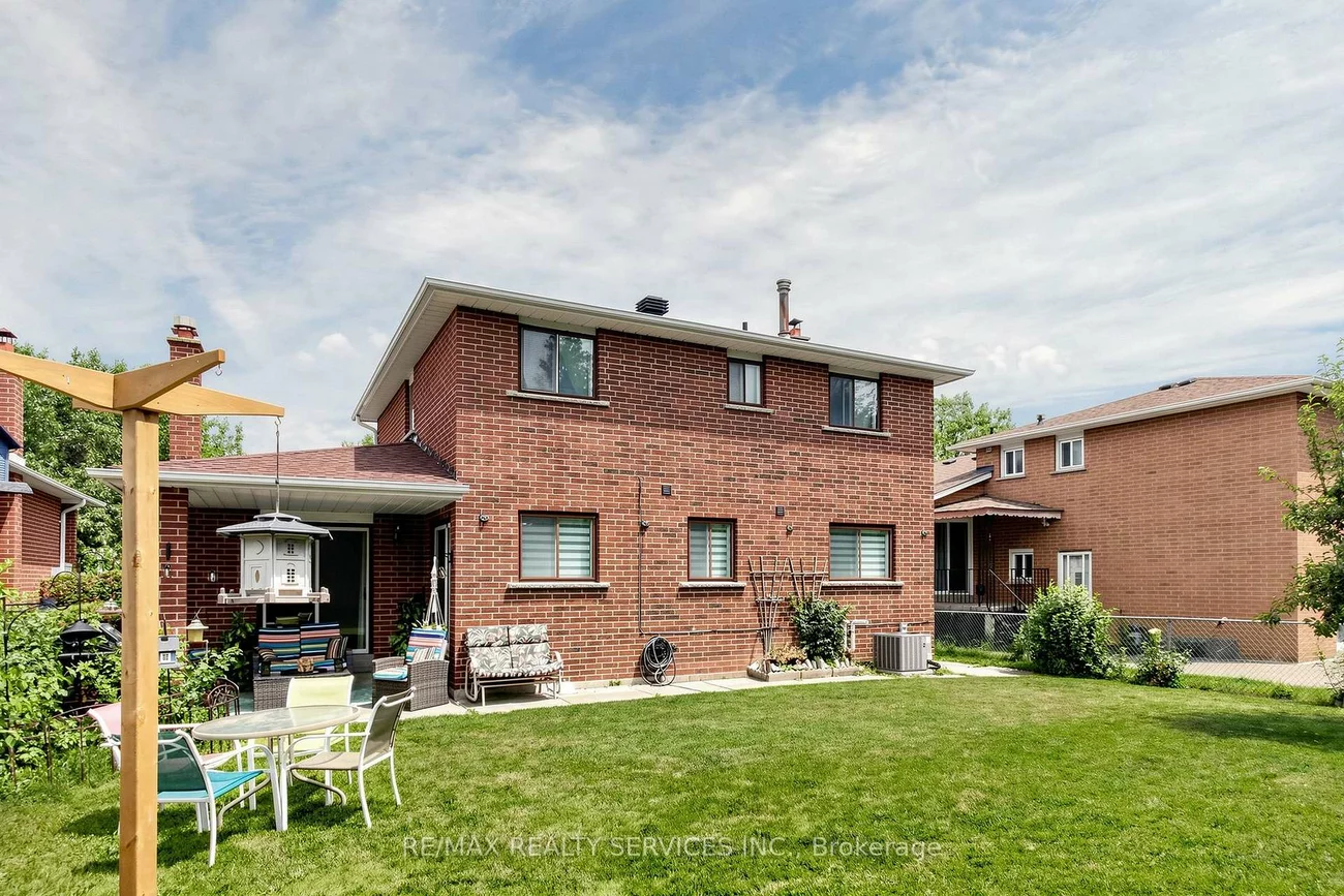 25, Malcolm, Central Park, Brampton