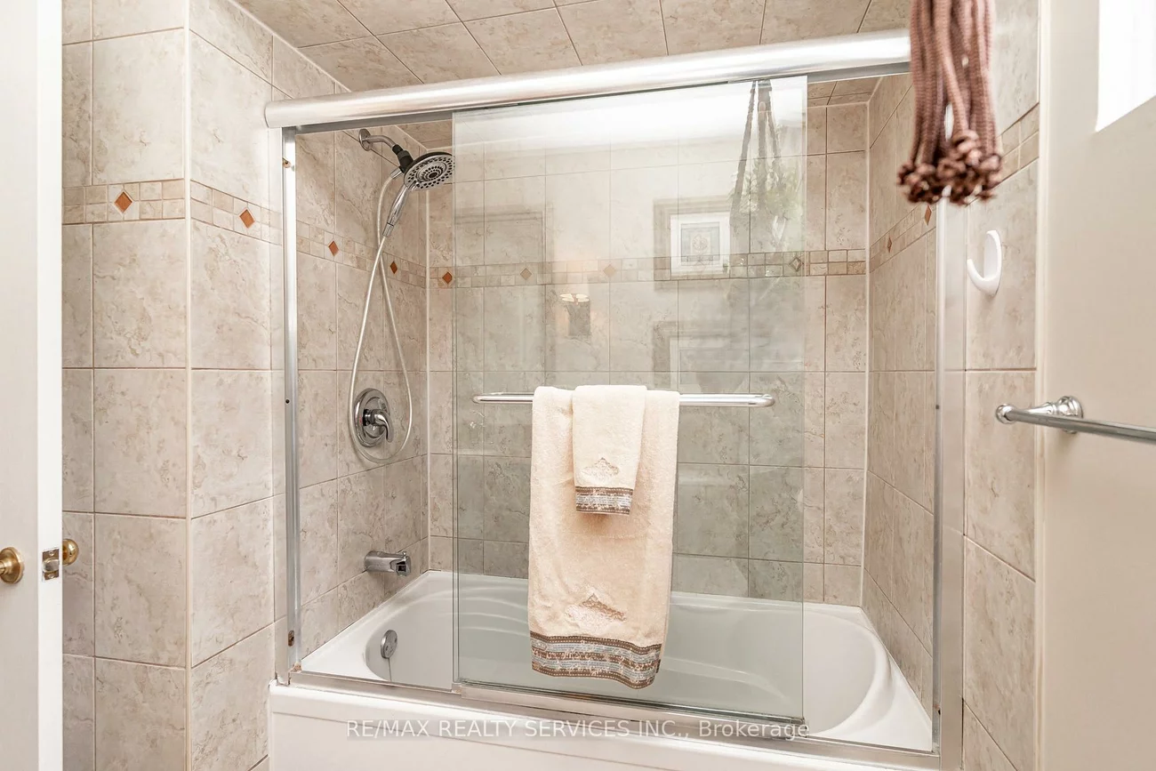 4, Markham, Central Park, Brampton