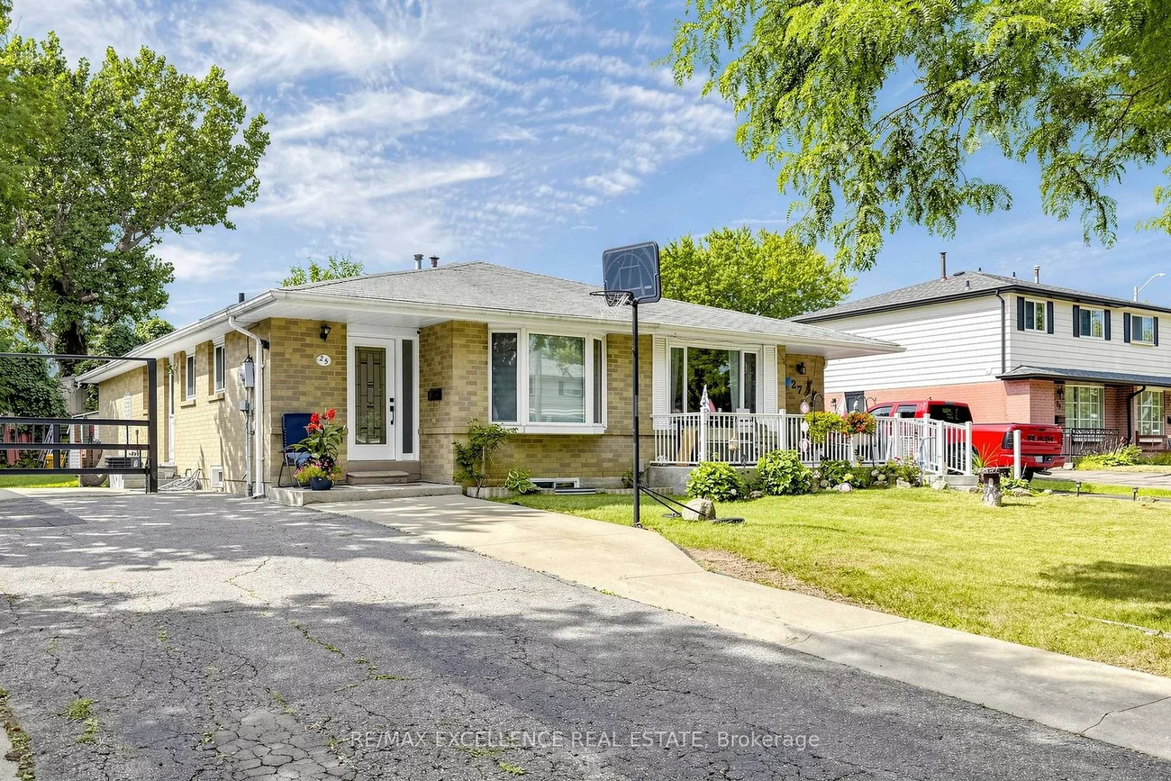 25, Graymar, Northgate, Brampton