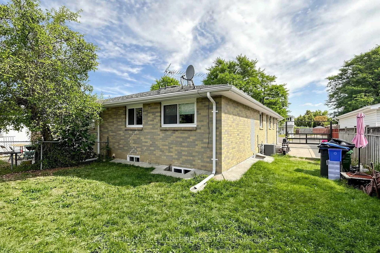 25, Graymar, Northgate, Brampton