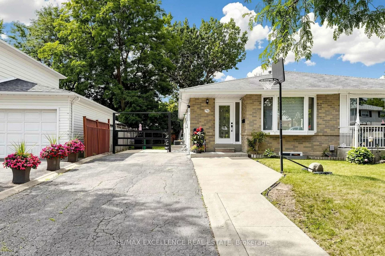 25, Graymar, Northgate, Brampton