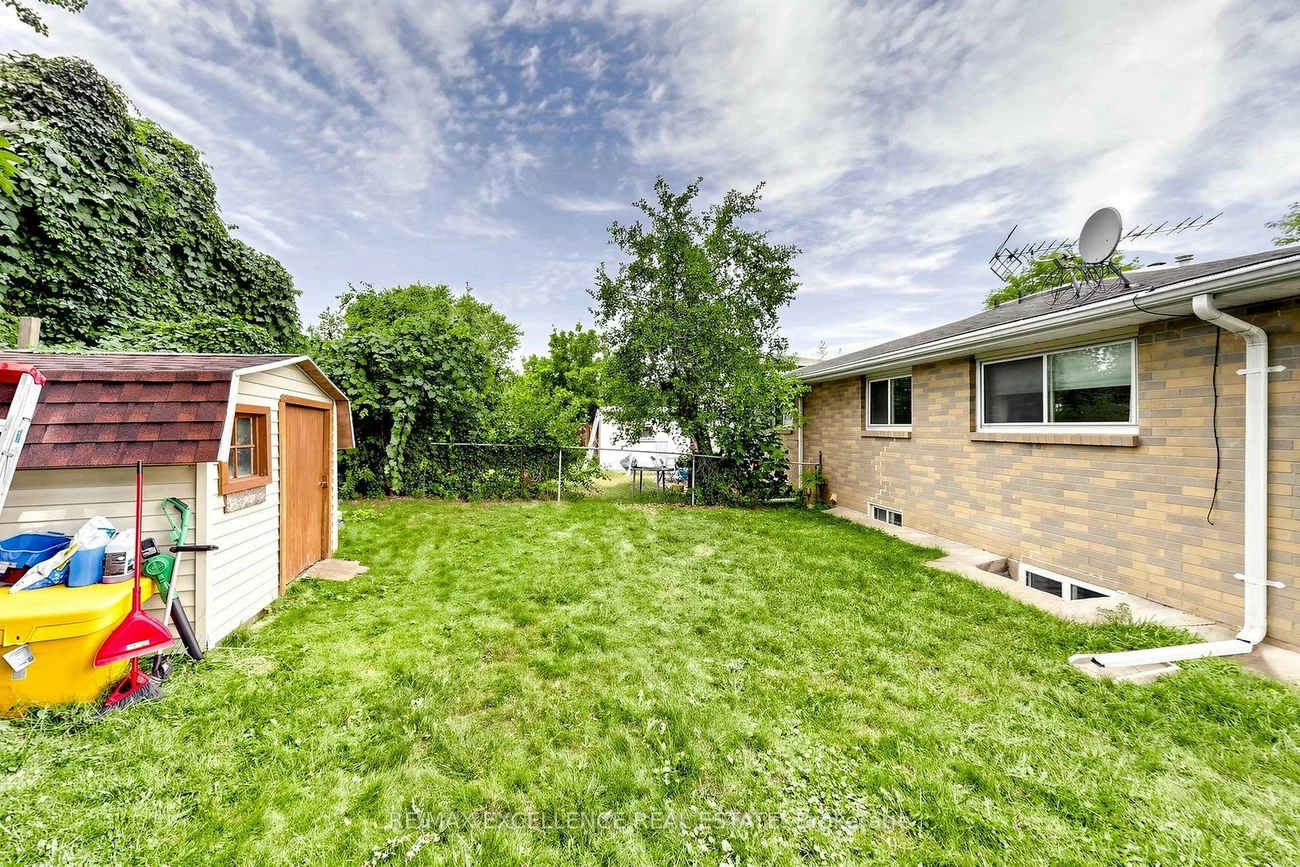 25, Graymar, Northgate, Brampton