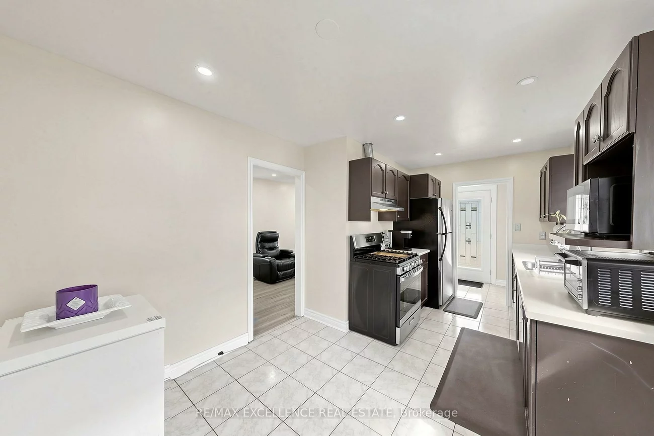 25, Graymar, Northgate, Brampton