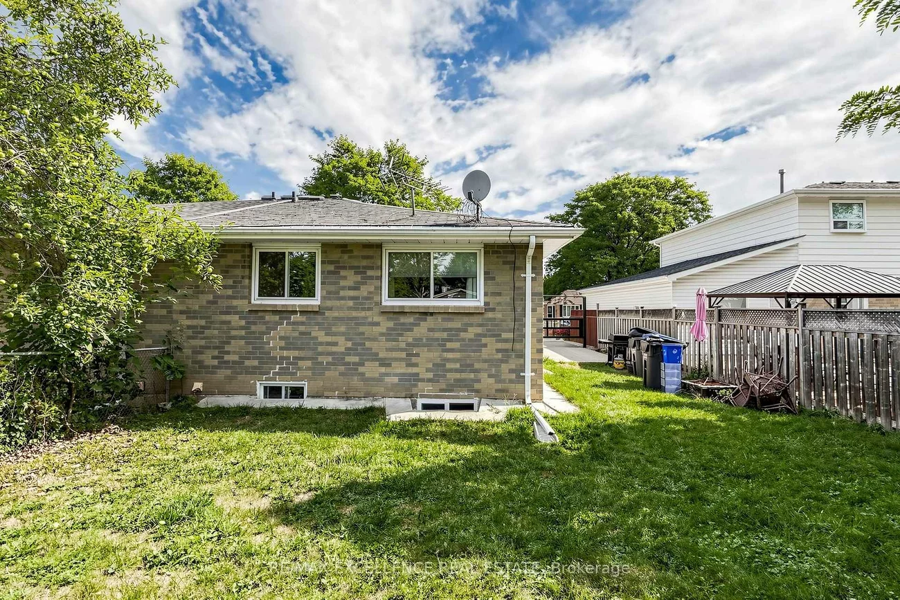 25, Graymar, Northgate, Brampton