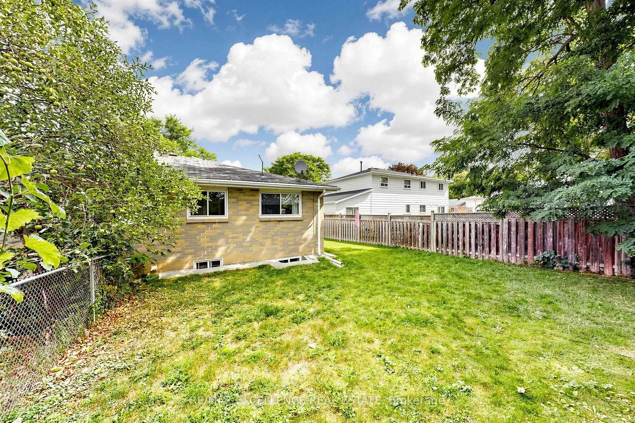 25, Graymar, Northgate, Brampton