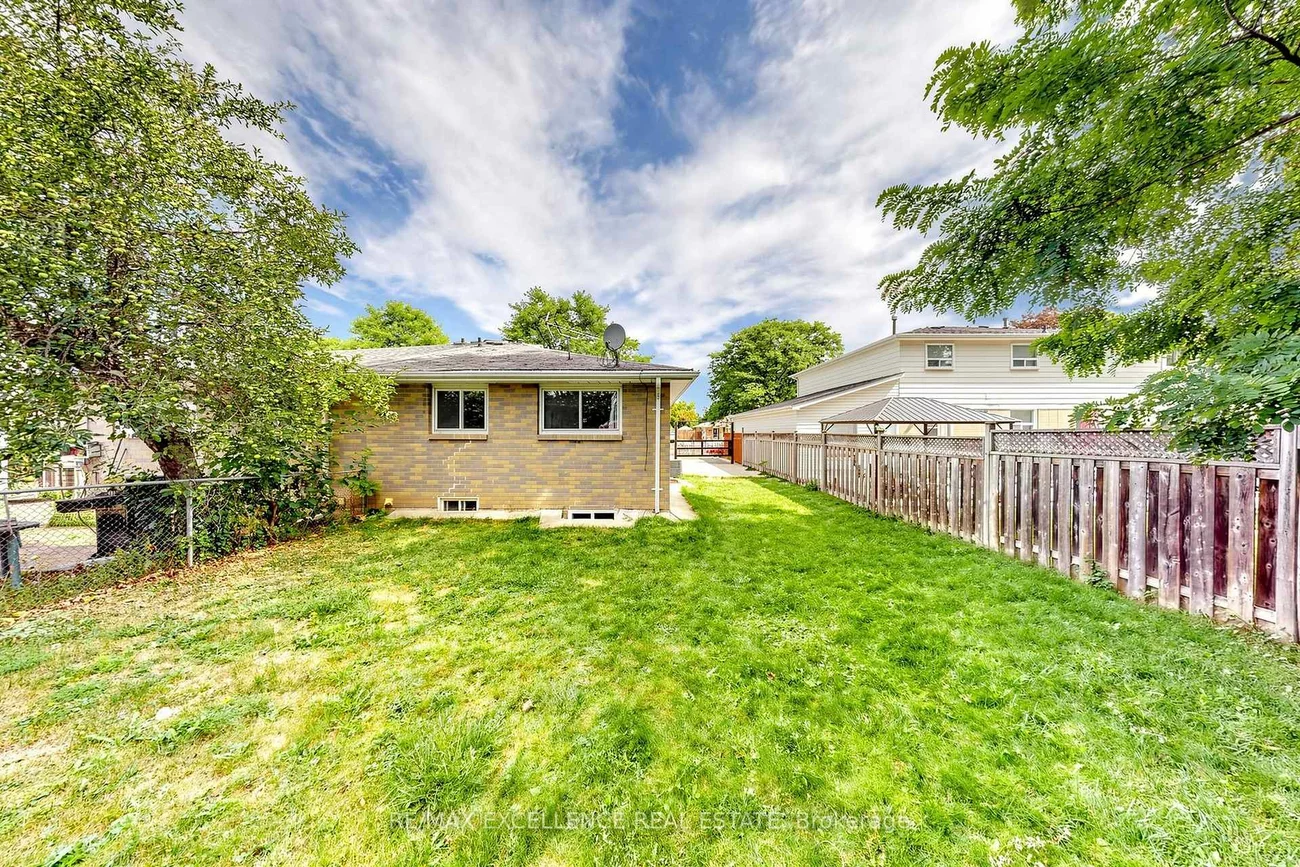 25, Graymar, Northgate, Brampton
