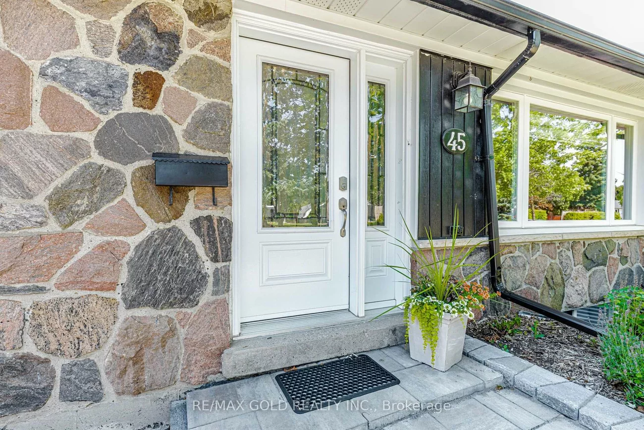 45, Grange, Northwood Park, Brampton