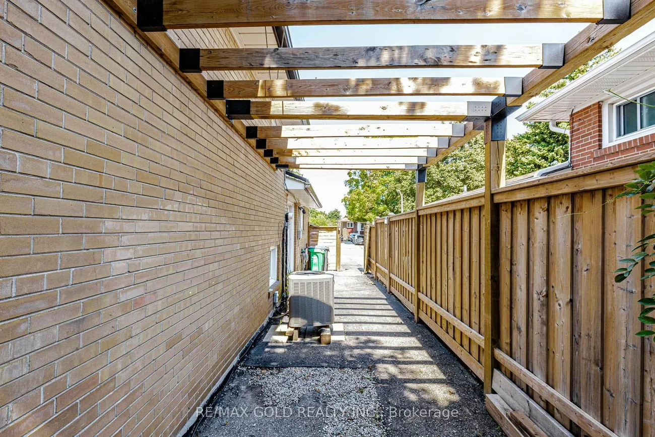 45, Grange, Northwood Park, Brampton