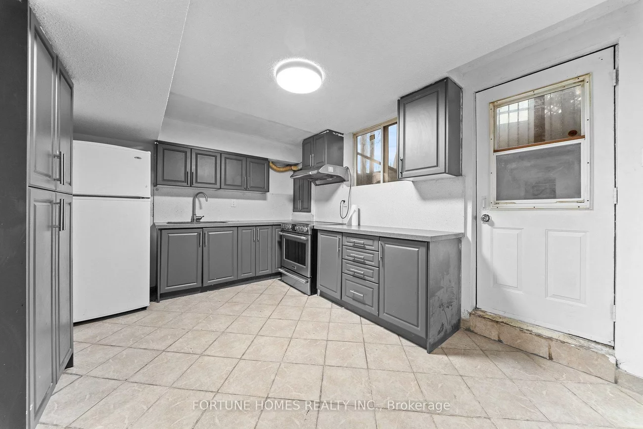 1, Ortona, Fletcher's Creek South, Brampton