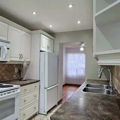 12, Simmons, Madoc, Brampton
