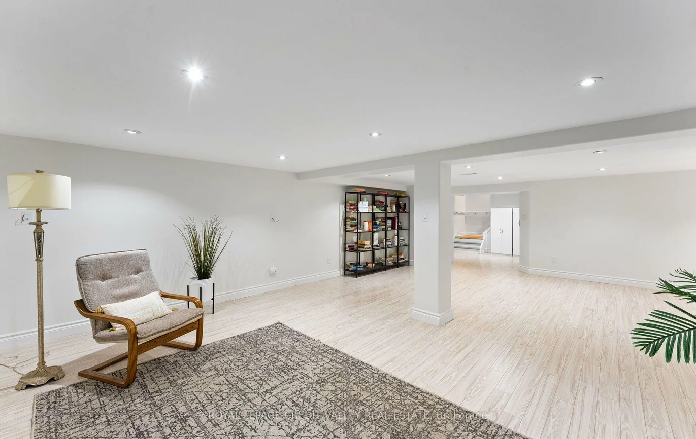 34, Abbey, Brampton East, Brampton