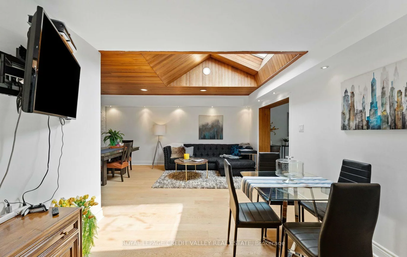 34, Abbey, Brampton East, Brampton