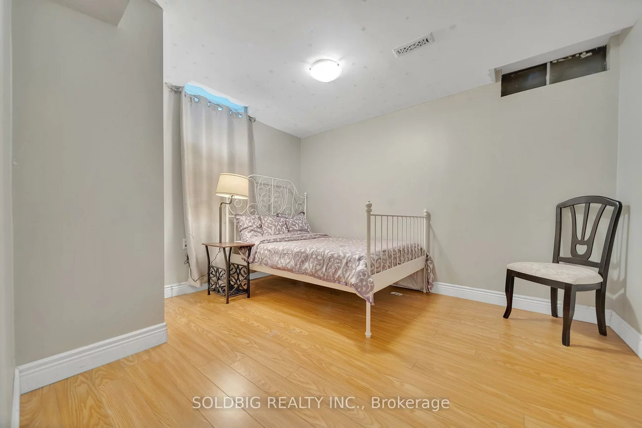 76, Banting, Fletcher's West, Brampton