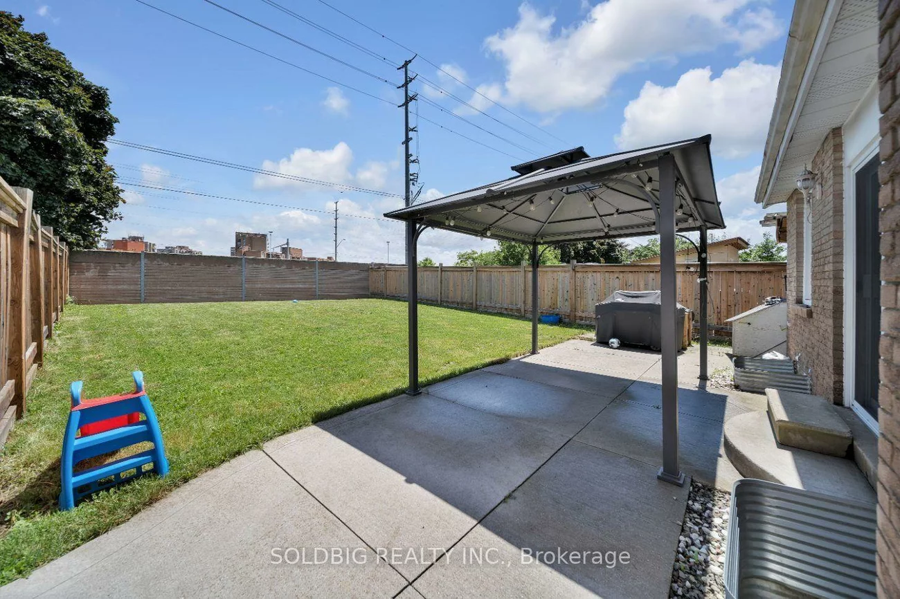 76, Banting, Fletcher's West, Brampton