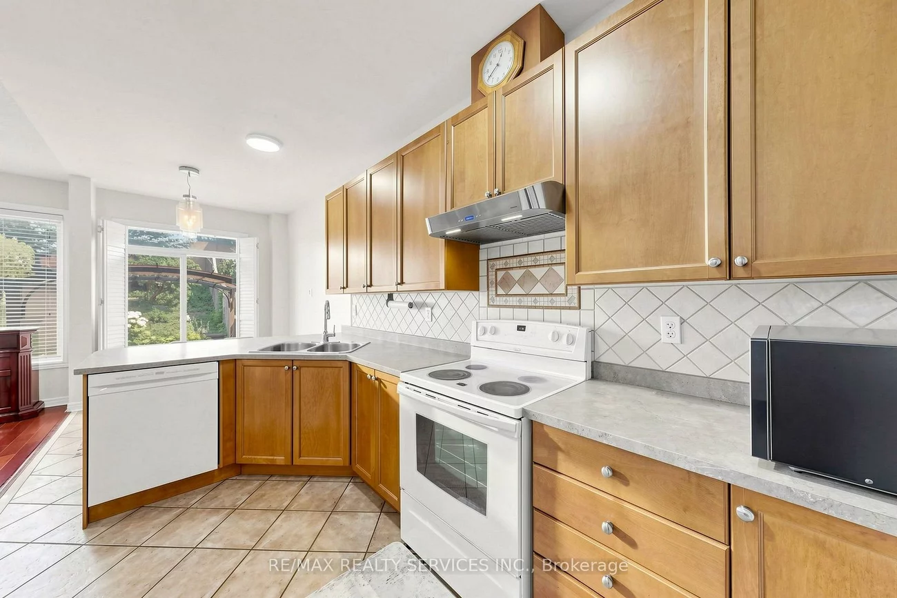 50, Rocky Point, Madoc, Brampton