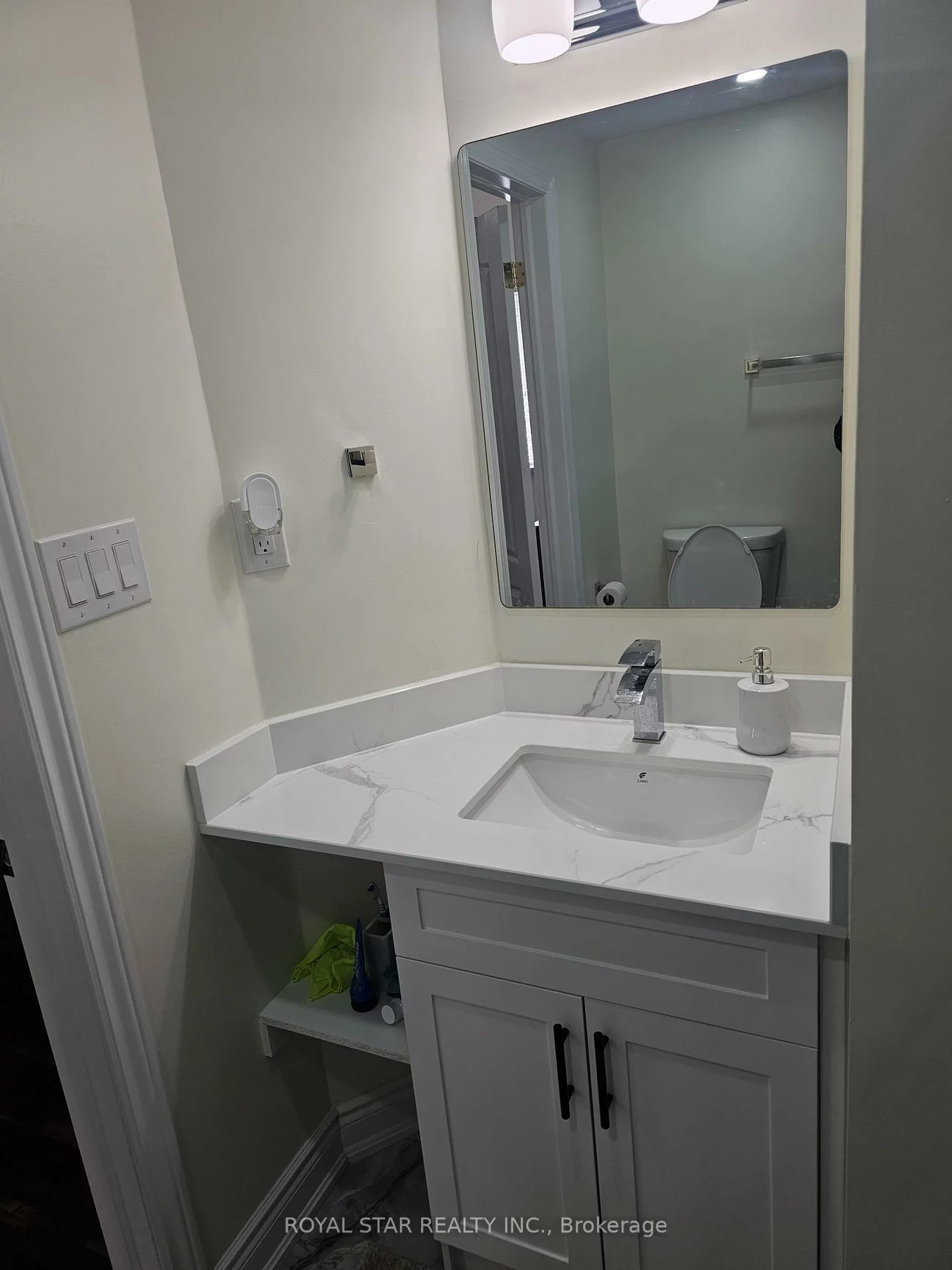 33, Coppermill, Northwest Sandalwood Parkway, Brampton