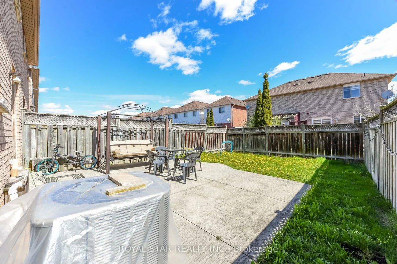 33, Coppermill, Northwest Sandalwood Parkway, Brampton