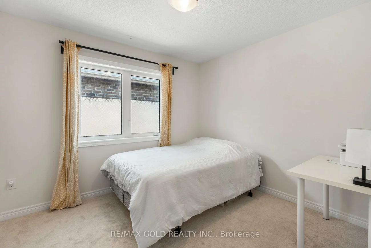 15, Antibes, Credit Valley, Brampton