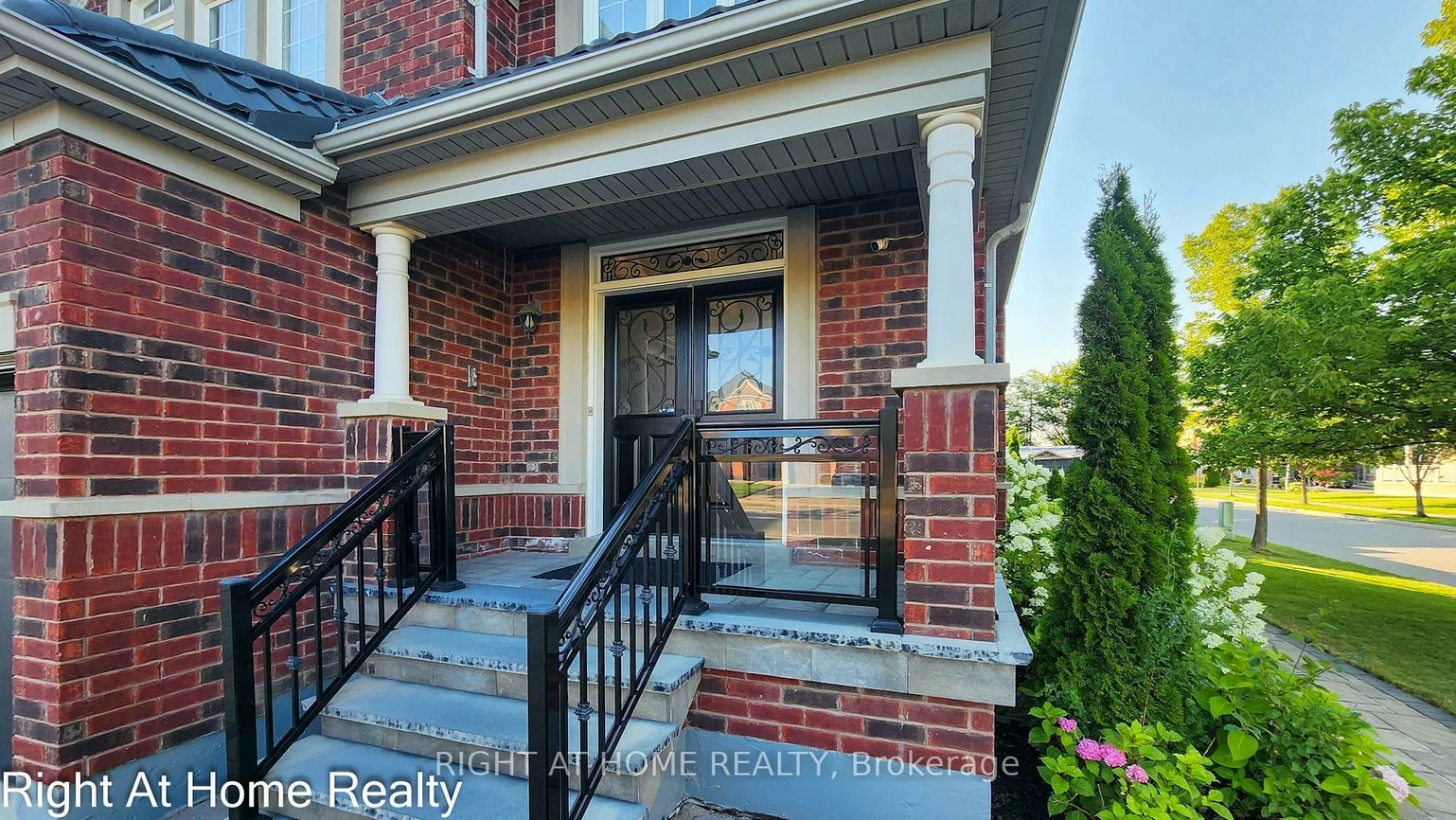 22, Bluffmeadow, Bram East, Brampton