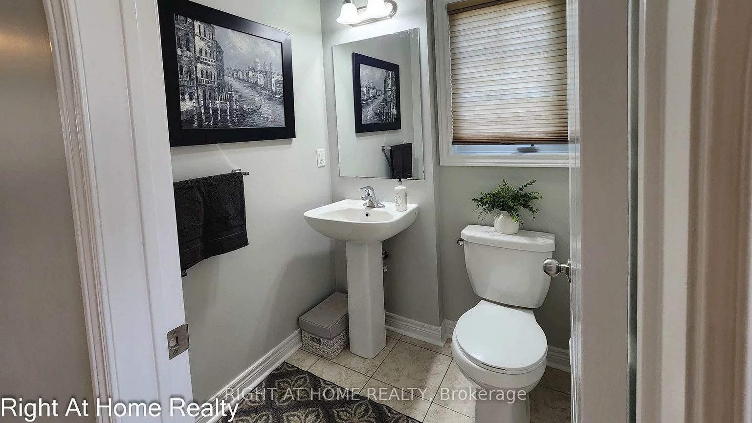 22, Bluffmeadow, Bram East, Brampton