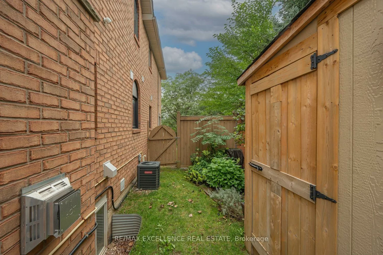 20, Manett, Brampton West, Brampton