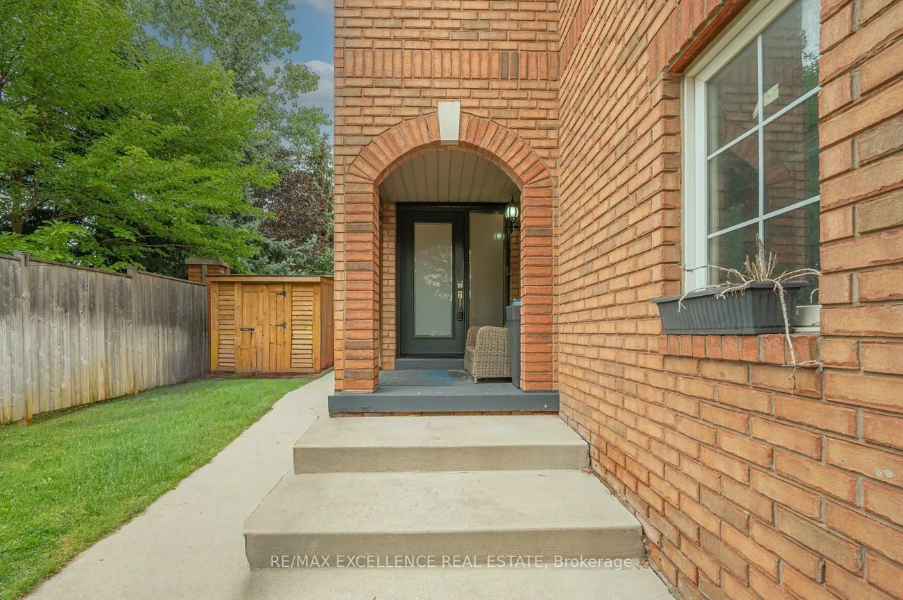 20, Manett, Brampton West, Brampton