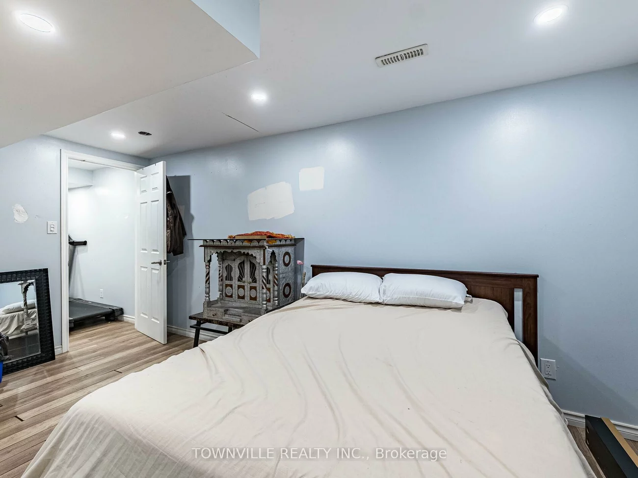 63, Ural, Sandringham-Wellington, Brampton