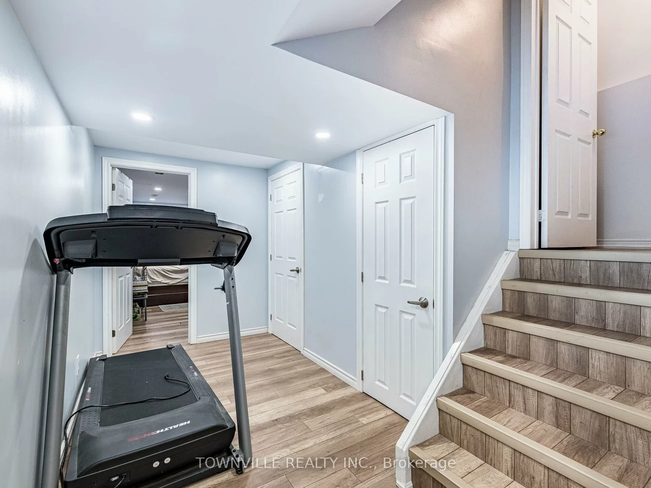 63, Ural, Sandringham-Wellington, Brampton
