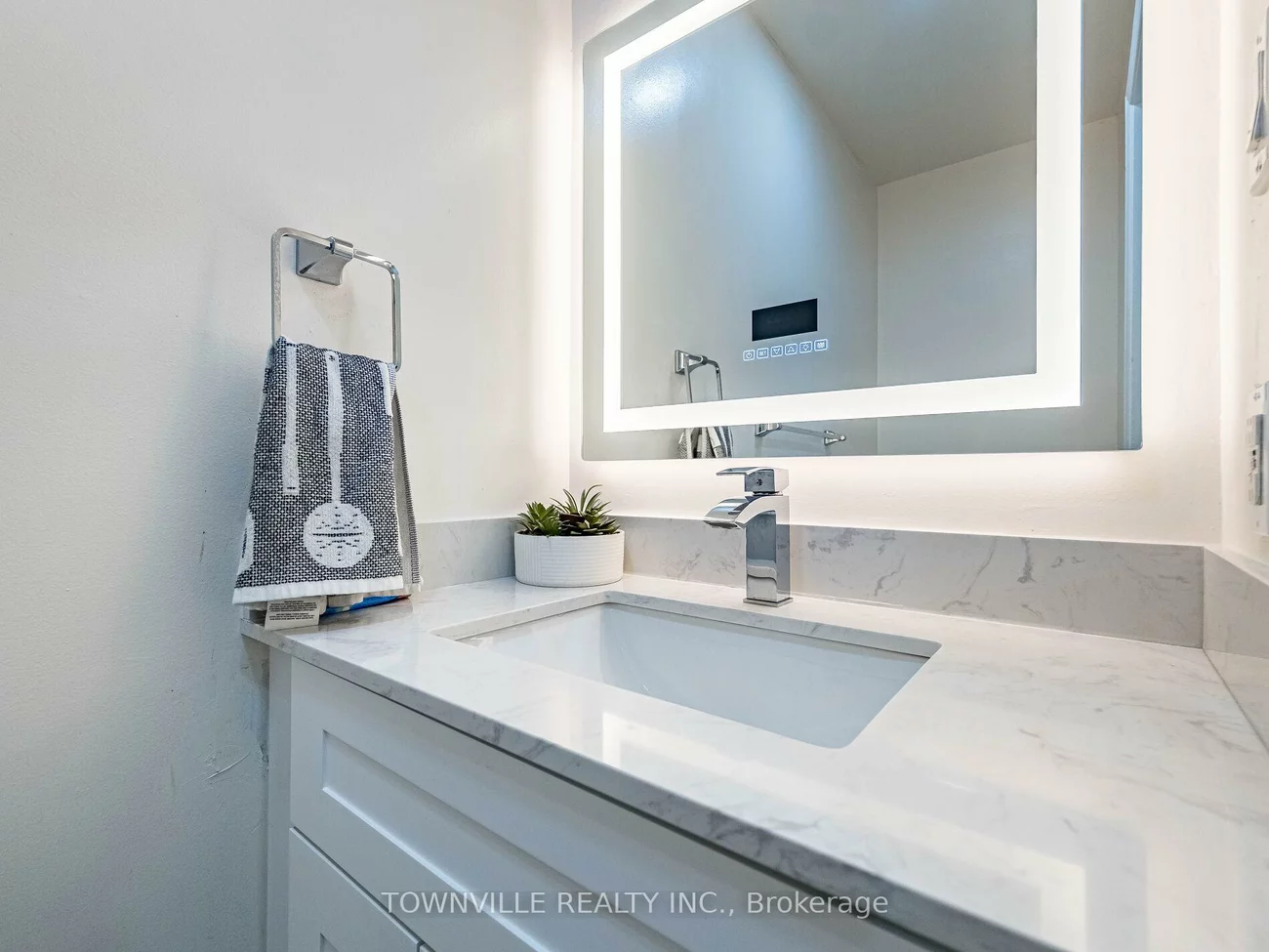 63, Ural, Sandringham-Wellington, Brampton