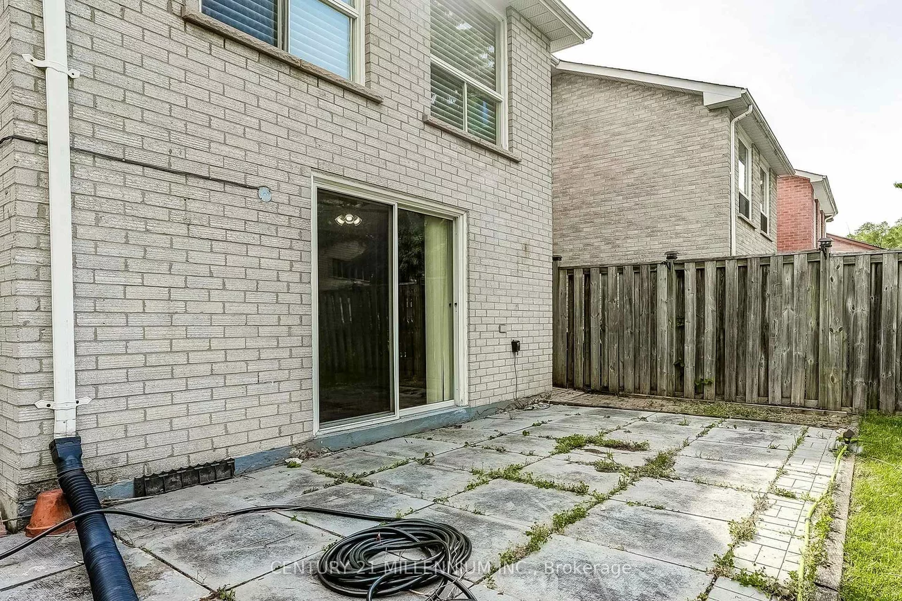 82, Horton, Central Park, Brampton