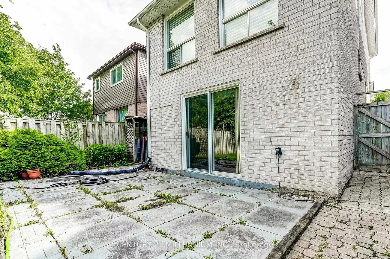 82, Horton, Central Park, Brampton
