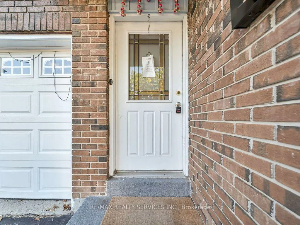 41, Simmons, Madoc, Brampton