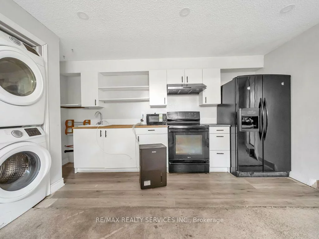 41, Simmons, Madoc, Brampton