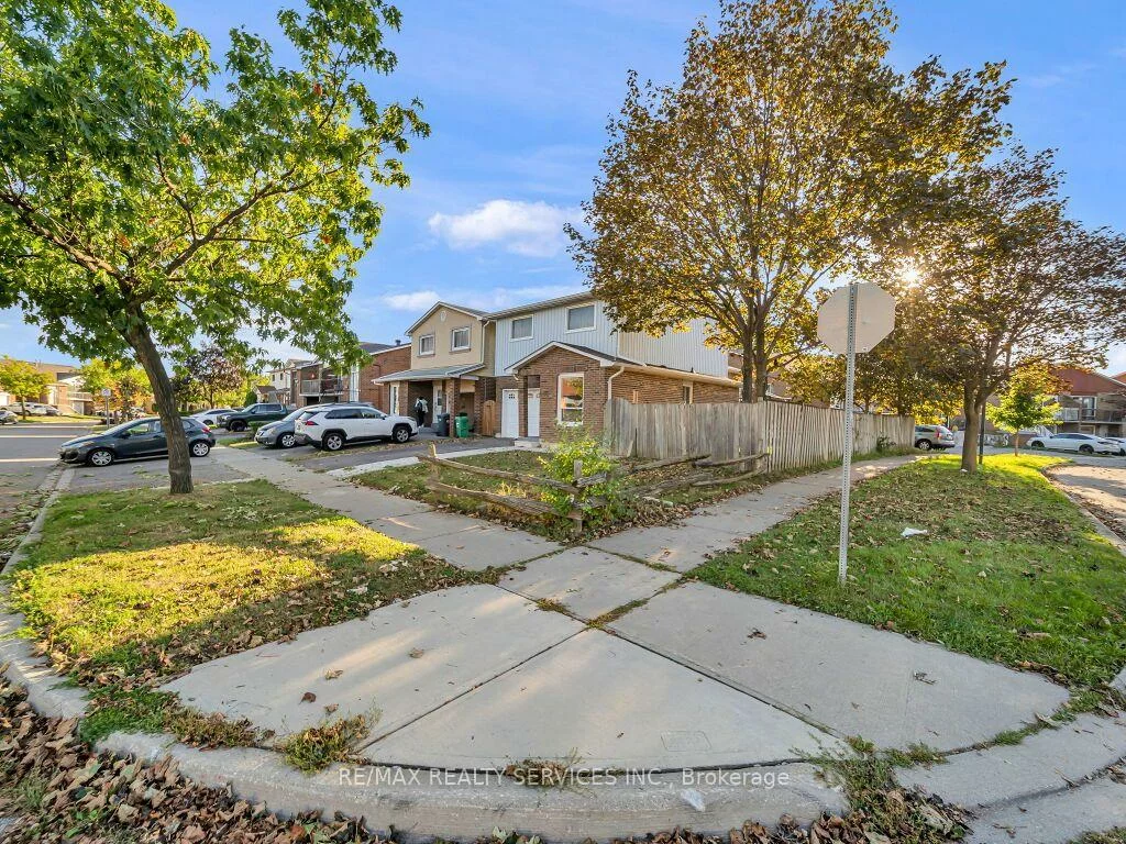 41, Simmons, Madoc, Brampton
