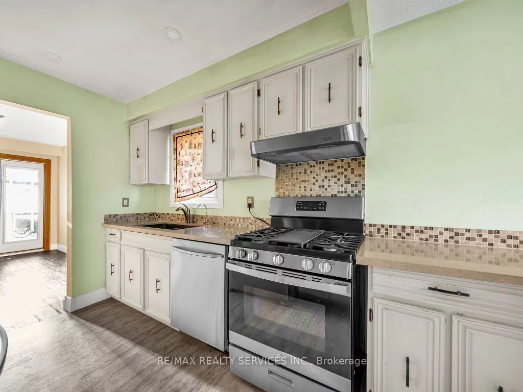 41, Simmons, Madoc, Brampton