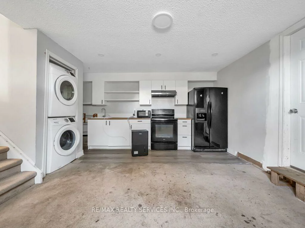 41, Simmons, Madoc, Brampton
