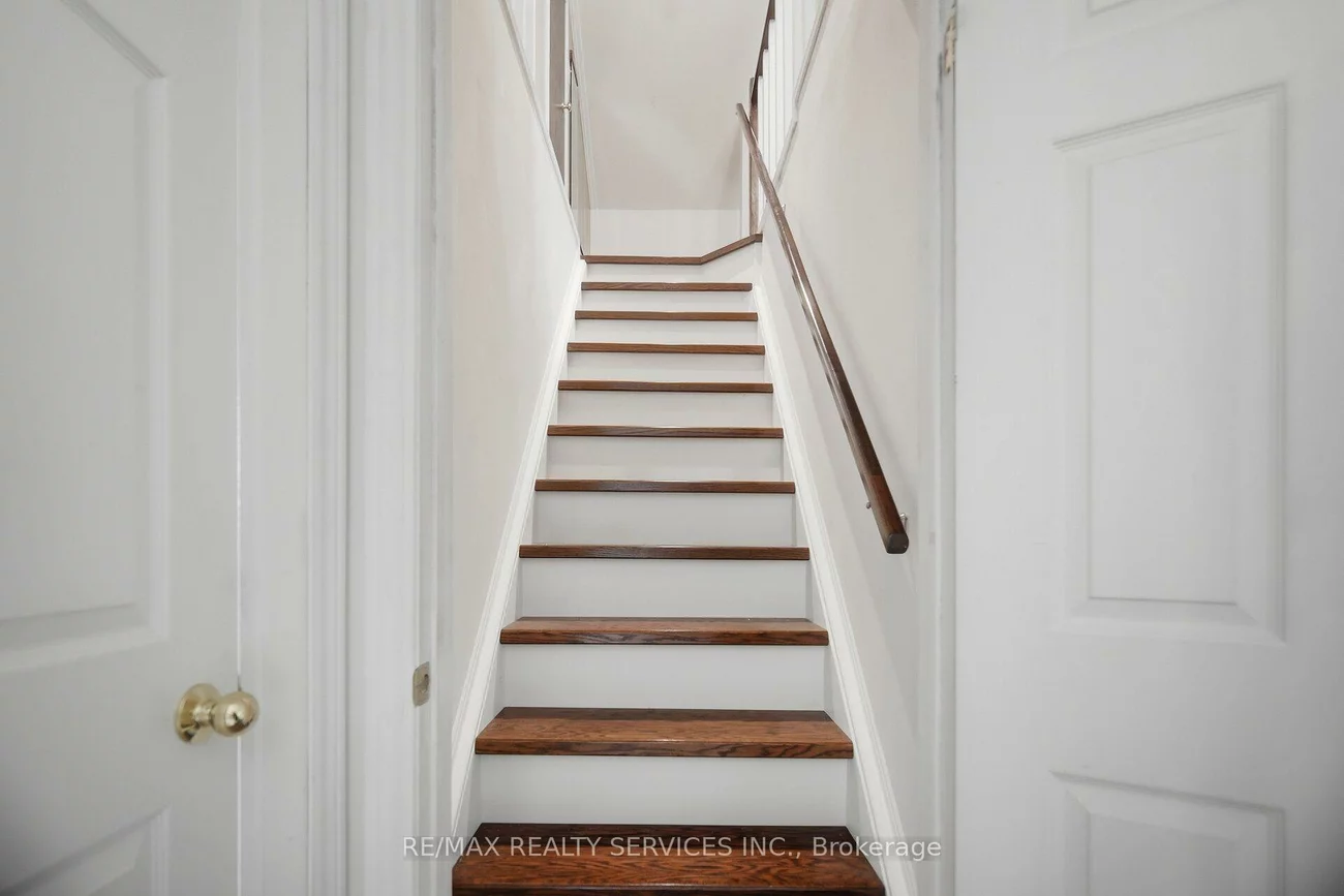 8, Riverbank, Sandringham-Wellington, Brampton